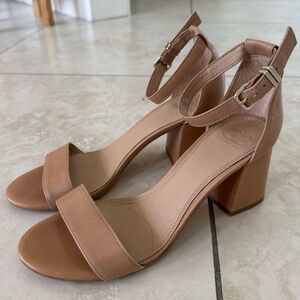 Gianni Bini Elegant Tan Nude Leather Block Heel Sandals